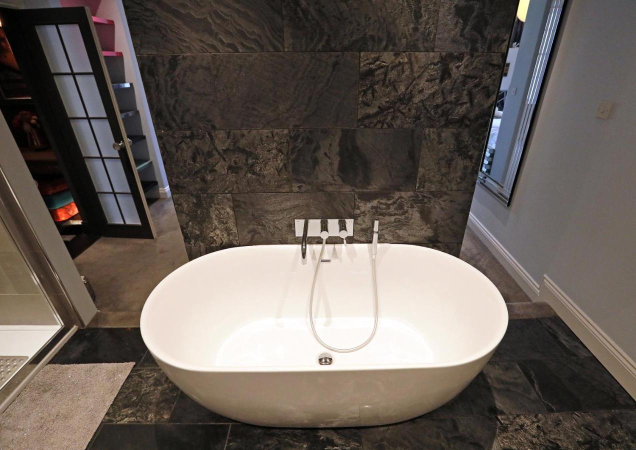 Elegant Norwich Apartment In The Lanes W Parking ภายนอก รูปภาพ